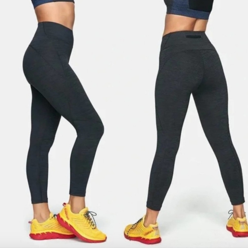 Outdoor Voices TechSweat Core 3/4 Leggings in Night - Size L